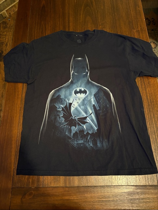 DC Comics Other - DC Comics Black Batman Shadow Graphic Tee Size L